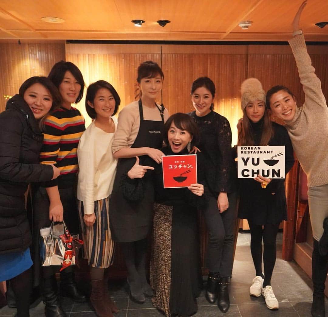 池山文のインスタグラム：「ハワイで超人気のユッチャン冷麺✨ 本日、六本木に焼肉 冷麺 ユッチャン @yuchuntokyo がオープン❣️という事で、昨日、一足早くレセプションに伺いました。 しばらくハワイに行く予定がない私も、六本木でシャリシャリ冷麺が食べられる幸せったら😍。お肉も美味しく、久しぶりのお友達との爆笑トークもさらに盛り上がりました〜〜🤣 美味しすぎて、今日も食べに行きたいくらい😋 六本木職場の皆様が羨まし〜〜い！  #ユッチャン #ユッチャン冷麺 #ユッチャン六本木 #roppongi #焼肉 #hawaii」