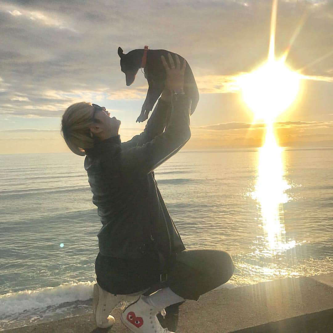 三井理陽さんのインスタグラム写真 - (三井理陽Instagram)「👶❤︎🐶 ・ ・ ・  #江ノ島#トイマンチェスターテリア」1月18日 18時48分 - ryo__mitsui