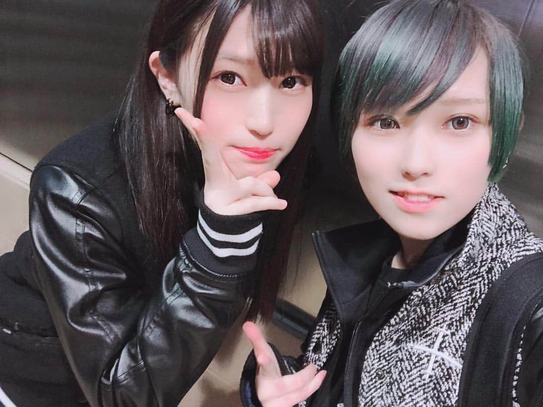 椎名そらのインスタグラム：「しょーこちゃんと新年会🎸💓」