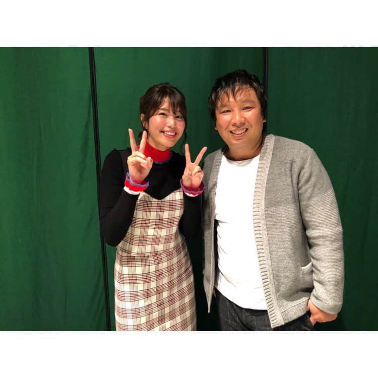 のインスタグラム：「今夜25時25分〜 関西テレビ 桃色つるべ 出演します😊 里崎さんと出演させていただきましたよー！ なにかとご一緒させていただいてる里崎さん🤣💓 ずっと笑ってました！笑 ぜひ見てください😍https://www.ktv.jp/momotsuru/ 衣装は bustier & skirt #suzannerae #kohslickcurro @kohslickcurro でした💓かわいい💓」