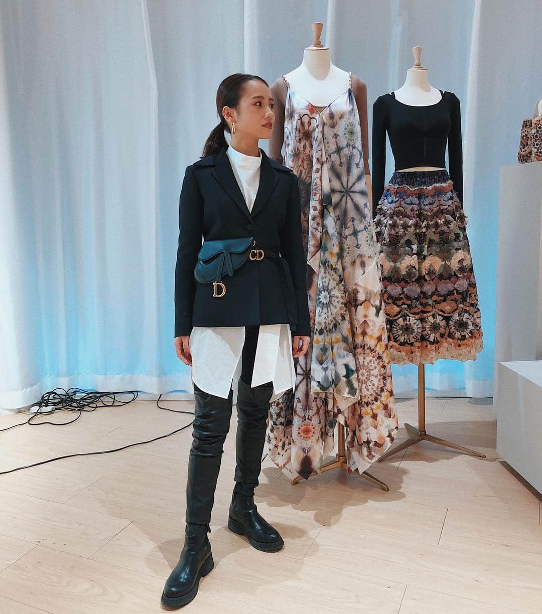 伊原葵さんのインスタグラム写真 - (伊原葵Instagram)「Dior Spring-Summer 2019. . . 展示会にお邪魔してきました☺️🌸 今回のテーマはダンス💃 ヌーディカラーが本当に素敵で、 ジャケットも細身のシルエットで すごく綺麗でした☺️ ずっと欲しかったブックトートの 小さいサイズが登場するらしく getしたいなぁ〜と思ってる❤️❤️ 今年もSSいろいろ楽しみだなぁ〜っっ . . #dior」1月18日 21時38分 - aoi186