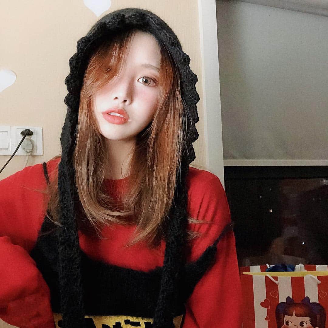 NiyaBeriiのインスタグラム：「🍓」