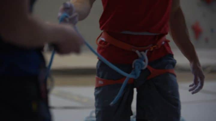 ナサニエル・コールマンのインスタグラム：「Endurance. It used to be my least favorite word in the climbing language. I could never relax through 40 moves in a row, and I'd always end up racing the pump.  The main focus of this training cycle was to get better at routes (thank you for the belays @_janemaus_ 😍) and practice the speed route, and I can happily say my new found endurance paid off in the first round of qualifiers at @momentumclimbing Millcreek! Combined with speed rankings, I'm in 3rd behind @steezybailey and @jbrosler😁 Bouldering qualifiers tomorrow will decide the 8 finalists for Sunday, come on down to Lehi Momentum to watch live for free! Or tune into ESPN3...🤯 Vid by @jonvickersclimbs @nicholson.brendan」