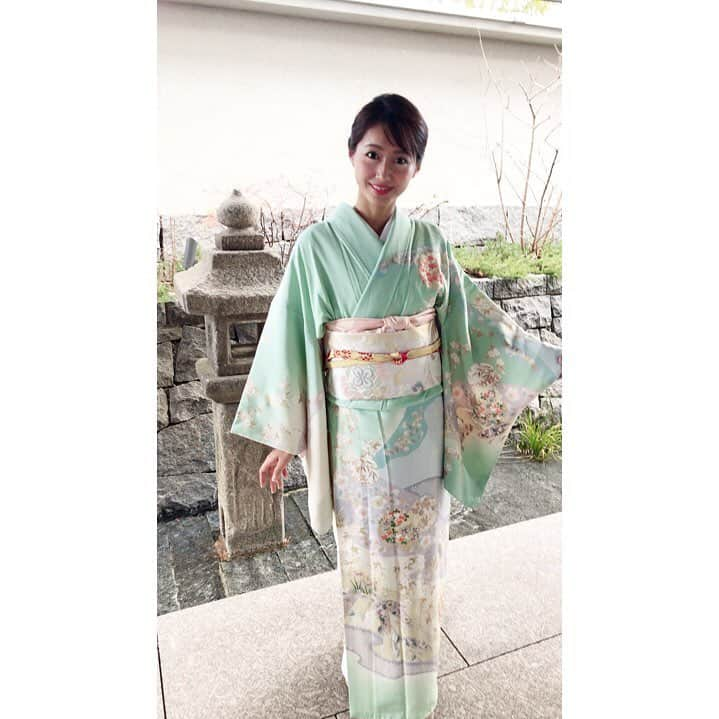 吉川亜樹さんのインスタグラム写真 - (吉川亜樹Instagram)「【初釜🍵訪問着👘】 家元の初釜へお招きいただきました 新春らしく爽やかに グリーンのお着物で👘 今年の勅題は 『光』なので 光り輝く魅力的な女性を目指します！ #初釜#着物#着物コーディネート #訪問着 #👘#京都#茶道#吉川亜樹」1月19日 9時43分 - yoshikawa_aki