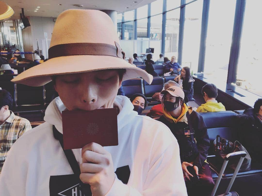 KENZO さんのインスタグラム写真 - (KENZO Instagram)「off to Vietnam 🇻🇳 Next DA PUMP showcase✌️✌️✌️✌️✌️✌️✌️ #vietnam  #dapump  #kenzo #choreography #music #dance #japan #model  #fashion #usa #instagramjapan #happy #love #hiphop #instagood #ダンス #振り付け #北九州 #海老名 #福岡」1月19日 8時41分 - dapump.kenzo