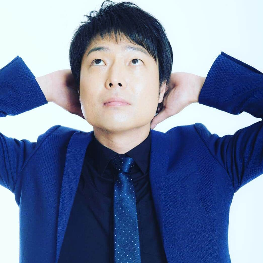 信濃岳夫さんのインスタグラム写真 - (信濃岳夫Instagram)「‪おかげさまで体調も完全に復活しました！‬ ‪というのも今日もすごく笑えた一日でした！！‬ ‪明日からも頑張ります！！‬ ‪おやすみなさい！‬ ‪#病は気から‬ ‪#これは宣材写真撮影で撮ったやつ‬ ‪#目的不明‬ ‪#これを見てくる仕事無し‬ ‪#もちろんボツ‬ ‪#おやすみなさい‬」1月19日 2時40分 - takeoshinano