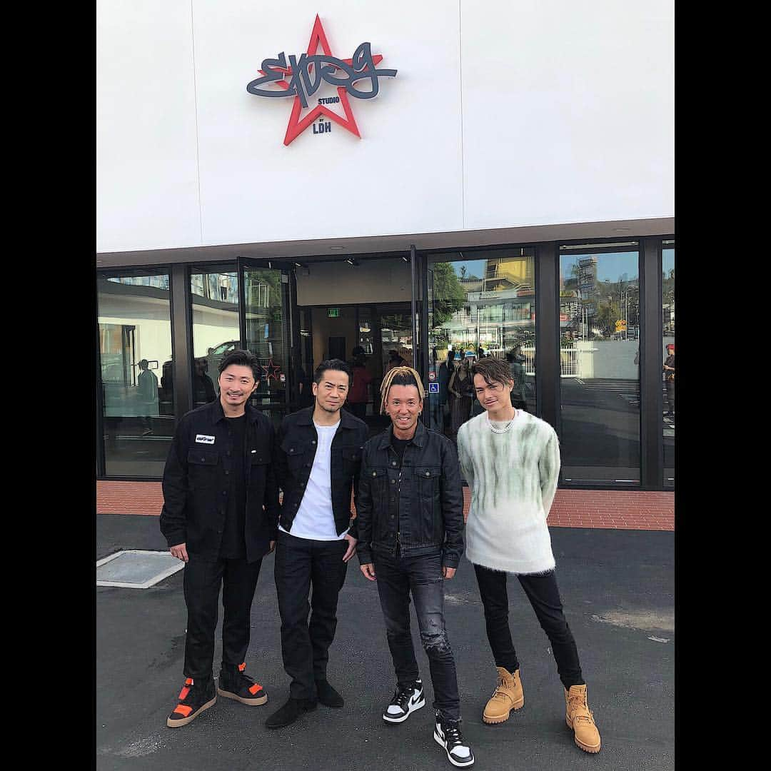 BOBBYのインスタグラム：「俺達の原点 L.A.で念願の 💥 EXPGスタジオを🤩  OPENする事ができました🙇‍♀️ 皆さんL.A.お越しの際は 是非お立ち寄り下さい‼️ #EXPG  #EXPGLA #PKCZ #Hollywood @expg_studio_la  @therobata」