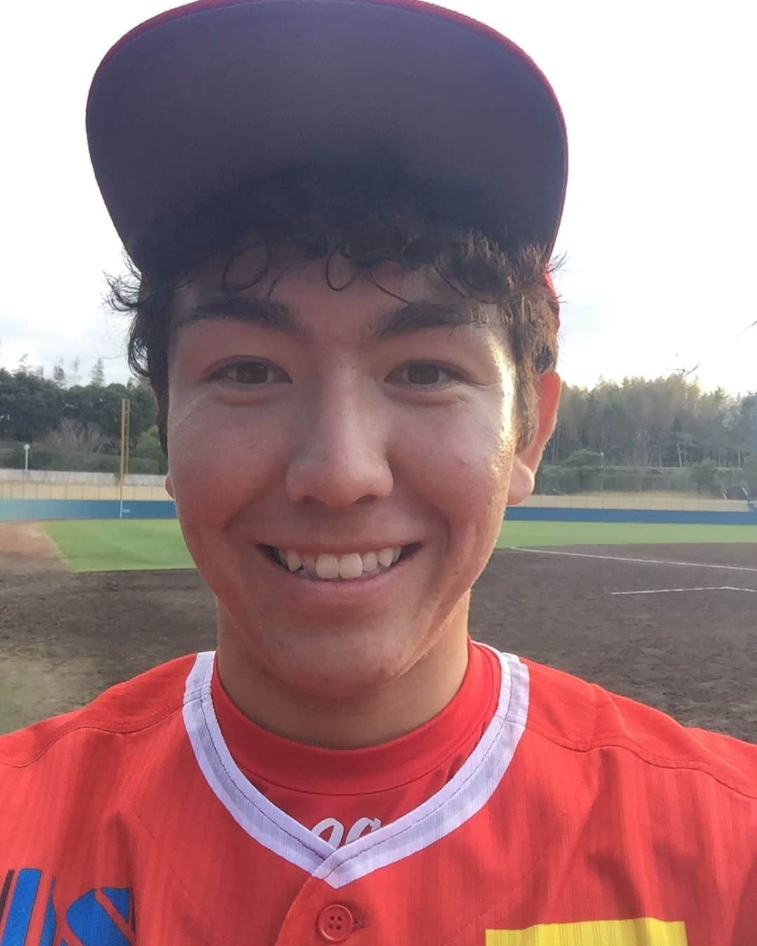 イッシーさんのインスタグラム写真 - (イッシーInstagram)「今年も毎年恒例のソフトバンクホークス 武田翔太選手主催の野球教室に行かせてもらって地元の中学生の皆さんと対決してきました😊🍊 皆さんと糸井フォロースルー⚾️ #Repost @shotatakeda18 with @get_repost ・・・ TAKESHOS⚾️ #takeshogram  #takeshos #大竹耕太郎  #横山弘樹  #ケムナ誠  #牧原大成  #松田遼馬  #長崎望未 #糸井嘉男 #樽美酒研二 #ウドントミカン #根のシン #清水一輝 #KEI」1月19日 18時47分 - mikankun141