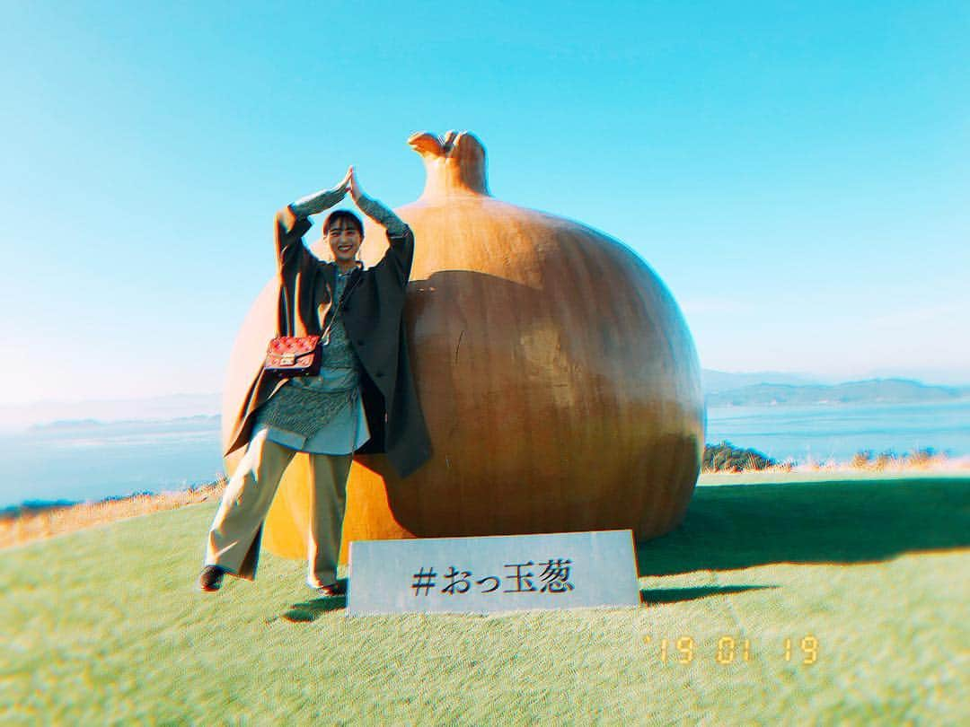 堀田茜さんのインスタグラム写真 - (堀田茜Instagram)「#おっ玉葱 #旅色 #淡路島  #スタッフさん玉葱頭 #シュール」1月19日 11時16分 - akanehotta