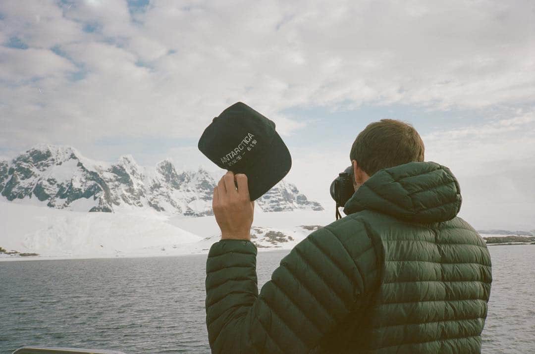 カミラ・ロウさんのインスタグラム写真 - (カミラ・ロウInstagram)「Antarctica on film 🐧 pt.1」1月19日 11時13分 - fingermonkey