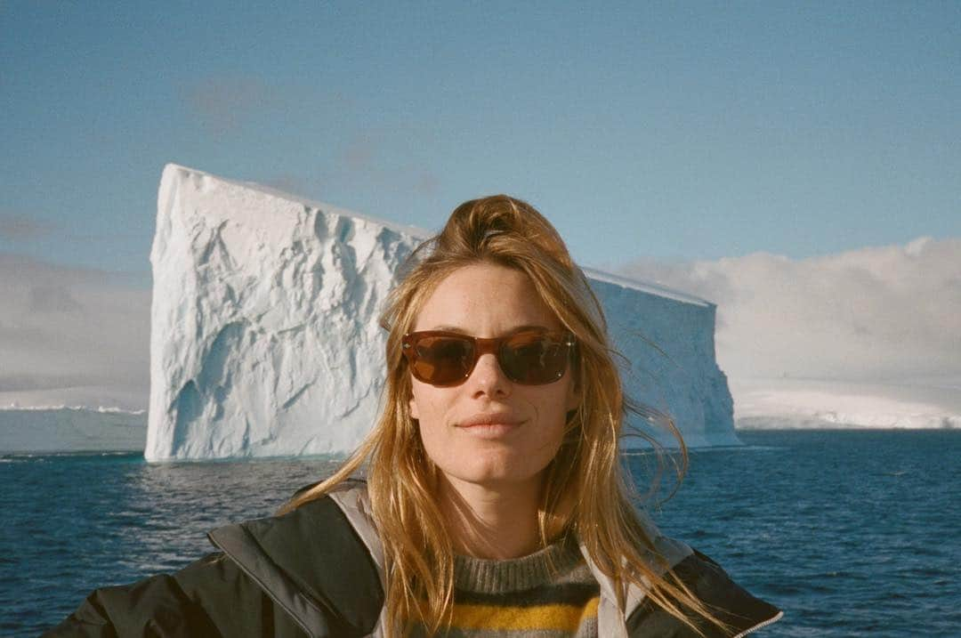 カミラ・ロウさんのインスタグラム写真 - (カミラ・ロウInstagram)「Antarctica on film 🐧 pt.1」1月19日 11時13分 - fingermonkey