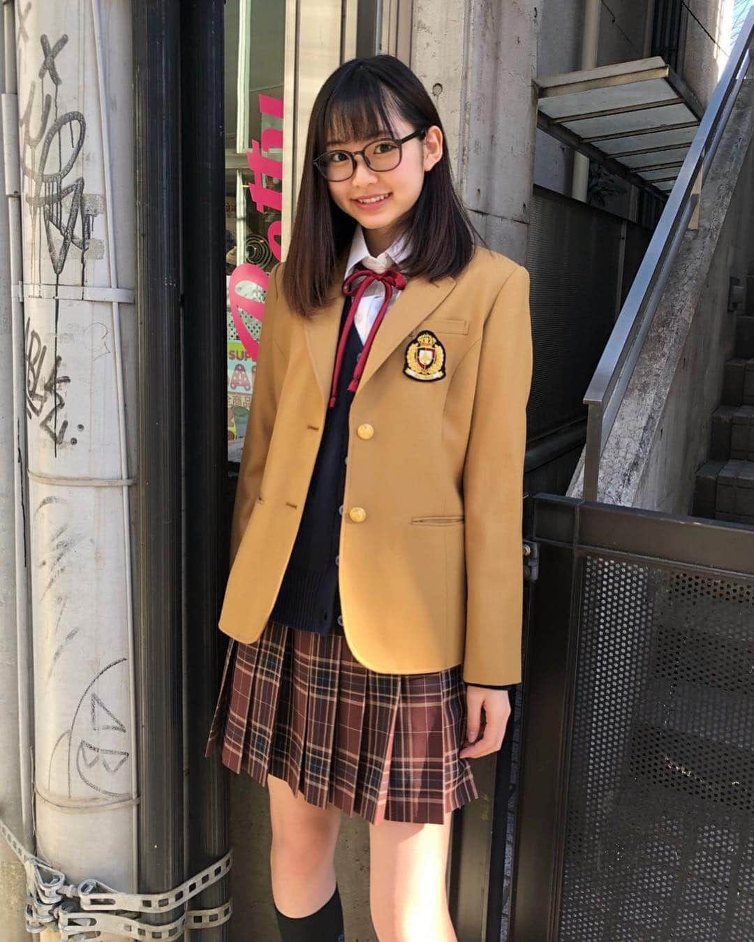 制服専門店CONOMiさんのインスタグラム写真 - (制服専門店CONOMiInstagram)「人気のスカートに﻿ 紐リボンで個性的に♥️﻿﻿﻿♪﻿ ﻿﻿ ﻿ブレザーにエンブレムもっ🙆‍♀️💓 ﻿﻿﻿ モデル(@yabusaya0928 )﻿﻿ 身長→170cm﻿﻿﻿﻿ ⭐️着用サイズ﻿﻿﻿﻿ ブレザー→L﻿﻿﻿﻿ 長袖シャツ→L﻿﻿﻿﻿ カーディガン→M﻿﻿ ﻿﻿﻿ ﻿﻿﻿ ﻿﻿﻿ ブレザー→¥22000﻿﻿﻿﻿ 長袖シャツ→¥3800﻿﻿﻿﻿ リボン→¥500﻿ スカート¥9800﻿﻿﻿﻿ ハイソックス→¥1000﻿﻿﻿﻿ ローファー→¥9800﻿﻿﻿﻿ カーディガン→6200﻿﻿ ⚠️全て税抜きの金額です✨✨﻿﻿﻿﻿ ﻿﻿﻿ ﻿﻿﻿ #制服#お洒落#写真#photo#カメラ#fashion#code#スカート#skirt#ローファー#可愛い#靴下#高校生#jk#jc#中学生#学校#セーラー服#highschool#school#メガネ女子#被写体#ブレザー#shopping#교복#아이돌#anime#sailorsuit#撮影#ポートレート」1月19日 12時32分 - conomi_official