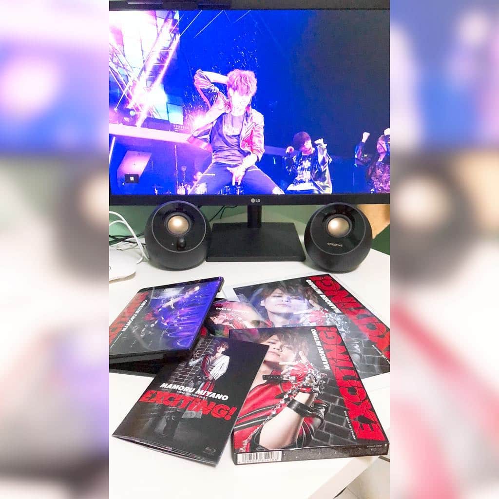 宮野真守のインスタグラム：「☺️💕」
