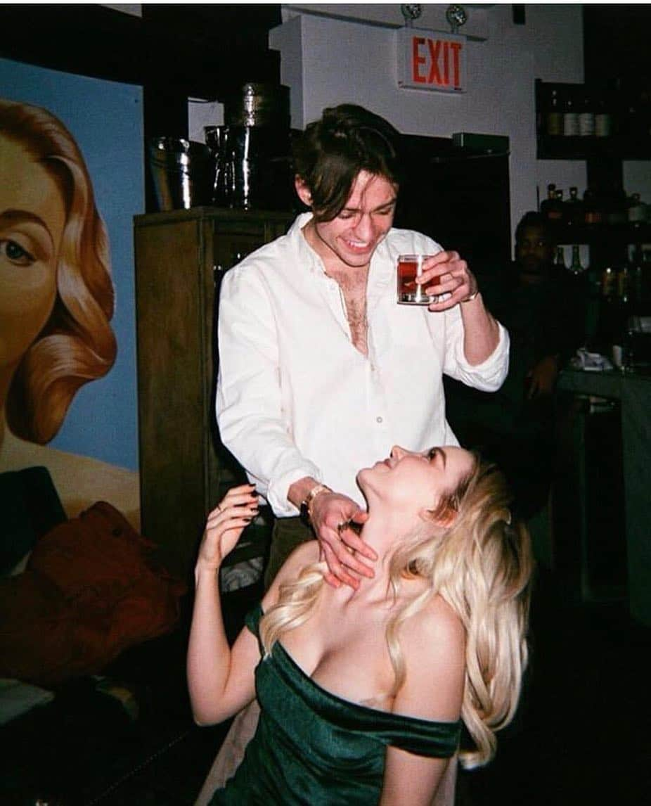 ダヴ・キャメロンさんのインスタグラム写真 - (ダヴ・キャメロンInstagram)「🌹 disposable camera 1/15/19」1月19日 15時54分 - dovecameron