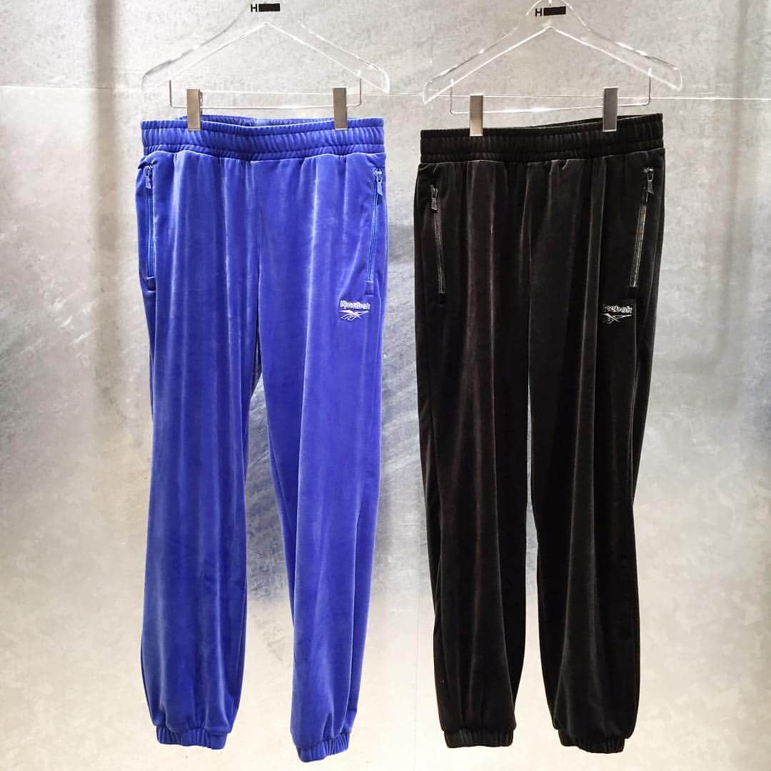 H BEAUTY&YOUTHさんのインスタグラム写真 - (H BEAUTY&YOUTHInstagram)「＜REEBOK＞ vector velour pants for men and women ¥7,990- (+tax)  #H_beautyandyouth @h_beautyandyouth  #BEAUTYANDYOUTH #Unitedarrows #reebok」1月19日 17時24分 - h_beautyandyouth