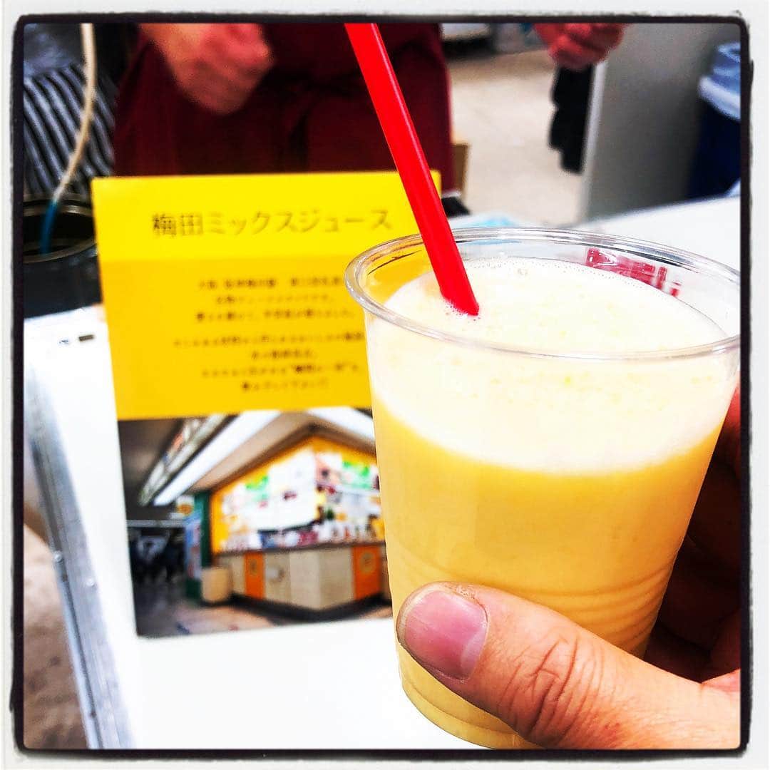 柳下毅一郎のインスタグラム：「大阪もんのソウルドリンク（マジか！）梅田ミックスジュース #京王駅弁大会2019 #京王駅弁大会 #京王駅弁 #梅田ミックスジュース」