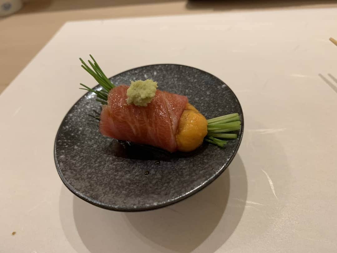 大沢文也のインスタグラム：「ふぅ～😋😋 #寿司 #すし #スシ #sushi #シースー #魚料理 #六本木 #さか井 #食べスタグラム #食べ物グラム #食べてる時が一番幸せ #食べて痩せる」
