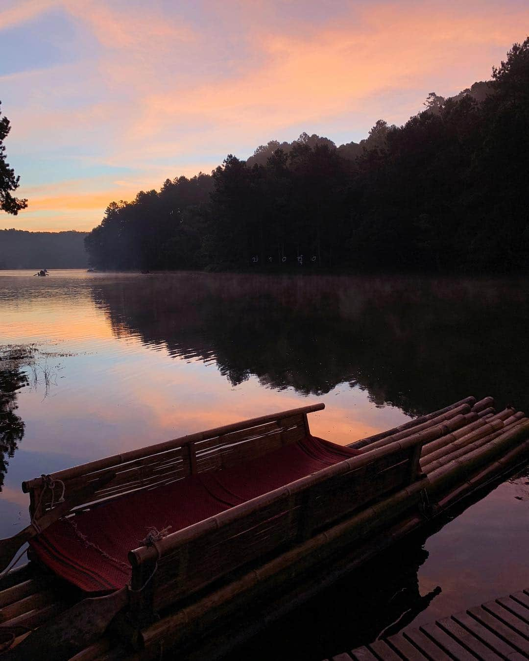 Amata Chittaseneeさんのインスタグラム写真 - (Amata ChittaseneeInstagram)「Morning ride at Pang Ong ❤️ #pearypieamazingthailand #pearypiewearsthaifabric #นุ่งสยามสามฤดู #amazingไทยเท่ #Thailand #Maehongsorn #hilltribe #NorthofThailand」2月17日 15時11分 - pearypie