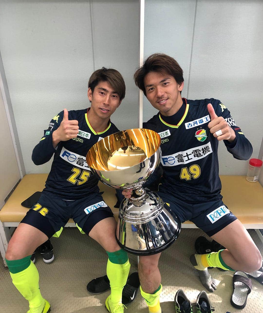 のインスタグラム：「@yuya23gram 君マジでありがとう😭  開幕までまたいい準備を^_^ #ちばぎんカップ」