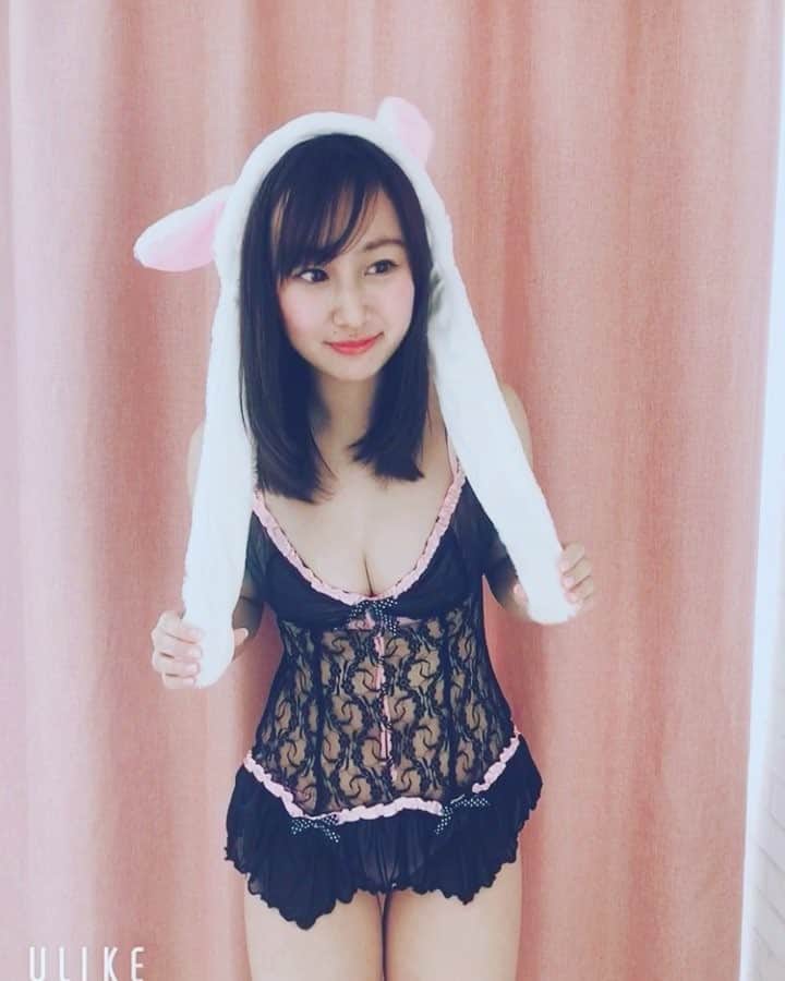 足立華のインスタグラム：「#グラビア #インスタグラビア #自拍 #性感 #萌 #偶像 #selfie #me #sexyhot #japanesegirl #셀카 #셀피 #셀카그램 #셀피그램 #얼스타그램 #메이크업 #오늘의훈녀 #셀커샷 #셀카놀이 #좋아요 #사진 #메이크 #扎心了 #เซ็กซี #粉#漂亮#赞」