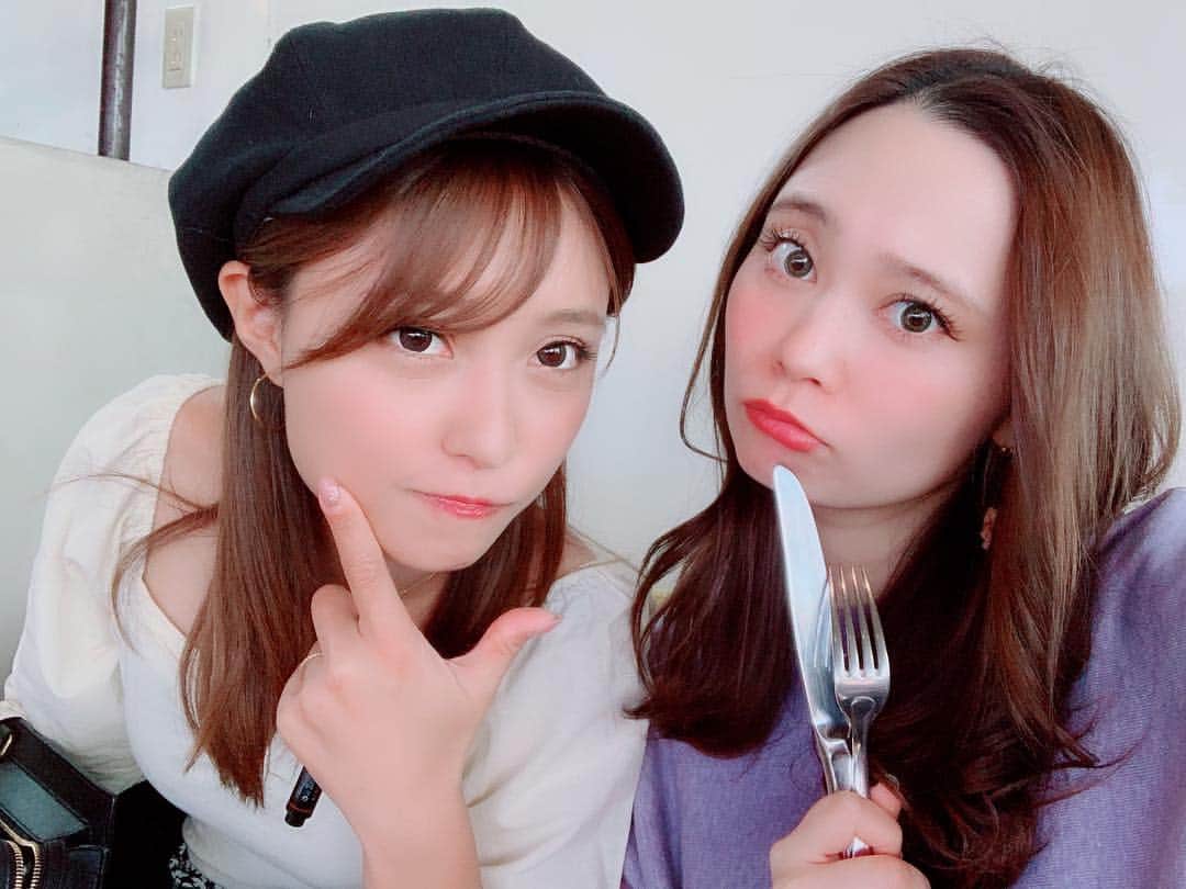 本田しおりのインスタグラム：「ゆきみとみかちとランチ♡  #妊婦に挟まれて1人お腹ペタンコ堤 #みかち細過ぎてお腹見らんと妊婦て分からん #わしは既に5キロ増し🤦🏼‍♂️」