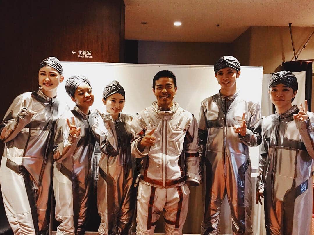 劇団EXILE 松組のインスタグラム：「本日 「MATSUぼっち06〜STARS〜」 初日を無事に終える事が出来ました！ 劇場に足を運んで下さった皆さん 本当にありがとうございました！ #MATSUぼっち06STARS」