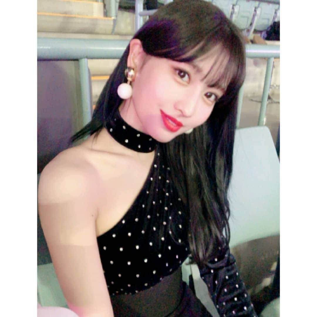 TWICEさんのインスタグラム写真 - (TWICEInstagram)「원스.....모해애애애앵...??🐷💜 난 오늘 챙이 할머니가 만들어주신 김밥 엄청 많이 먹어서...너무 행복해...🐷아..사진 찍을걸..ㅋㅋ 세상에서 젤 맛있는 김밥인데...😳」2月13日 23時52分 - twicetagram