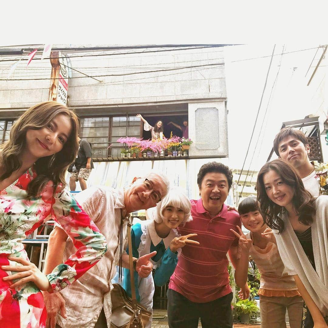 日本テレビ「高嶺の花」さんのインスタグラム写真 - (日本テレビ「高嶺の花」Instagram)「【#高嶺の花 DVD&Blu-ray BOX 本日発売！】 特典DISCにはスペシャルメイキング、生け花ギャラリー、#宇都宮龍彗会 生け花パフォーマンスなど、見どころ満載！！ 見れば撮影現場の雰囲気も味わえますよ！  #石原さとみ #峯田和伸 #芳根京子 #千葉雄大」2月13日 16時26分 - takanehana_ntv