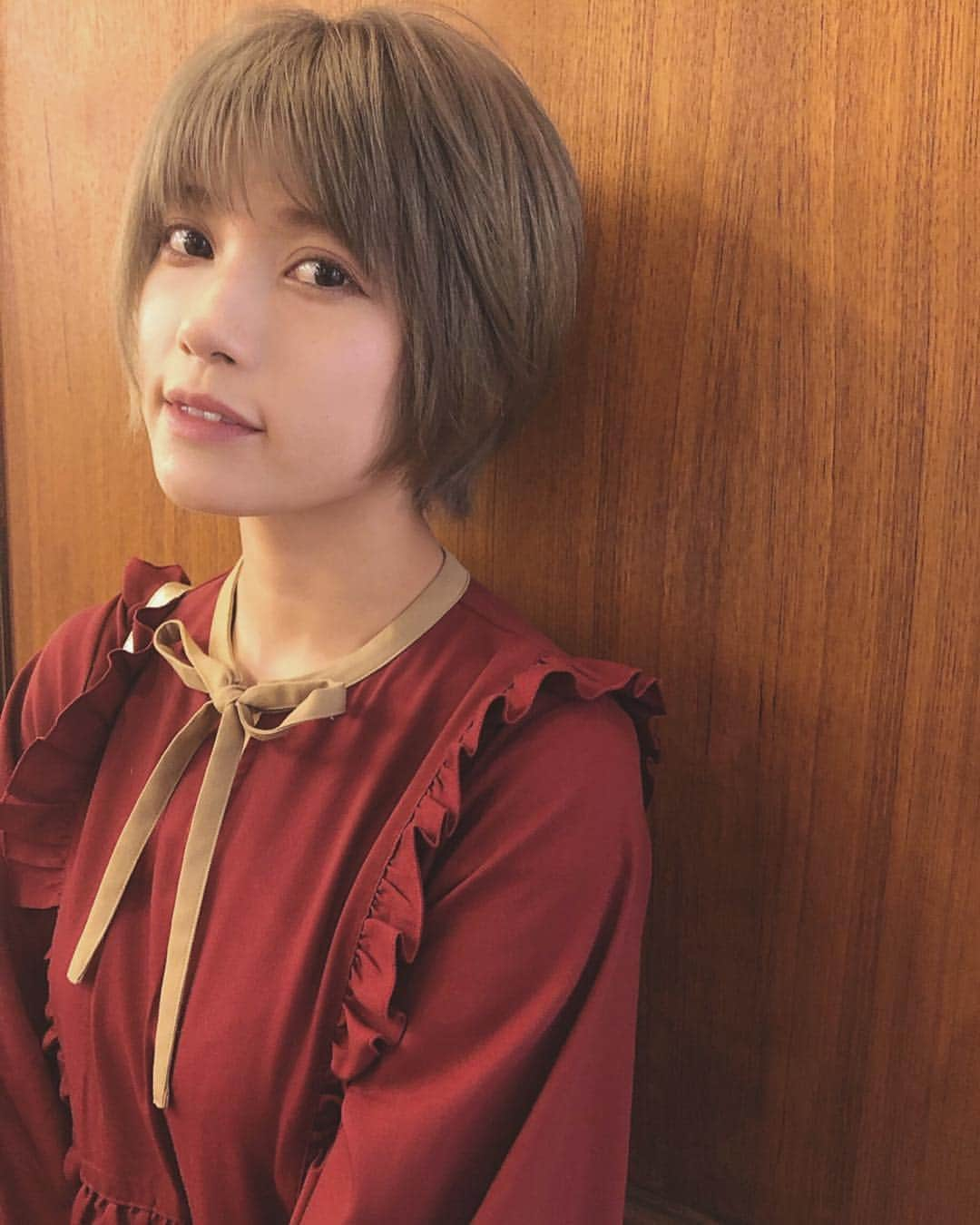 横川ユカさんのインスタグラム写真 - (横川ユカInstagram)「#new #newhair #newhaircolor #zachlavine #hairsalon #hair #thankyou #オリーブアッシュ #グレージュ #アッシュ #オリーブグレージュ #fashion #ファッション #instafashion #セルフポートレート #ポートレート #portrait #photography #selfie #iphonecamera #iPhone8」2月13日 17時23分 - yokokawayuka