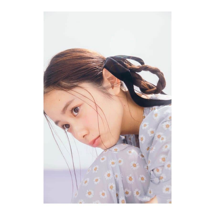 堀田真由さんのインスタグラム写真 - (堀田真由Instagram)「・ 発売中の ar 3月号に初登場しています！ 明日はバレンタイン🍫🧁 皆さんもぜひヘアアレンジ 参考にしてみてくださいね〜  #ar3月号」2月13日 20時10分 - mayuhotta