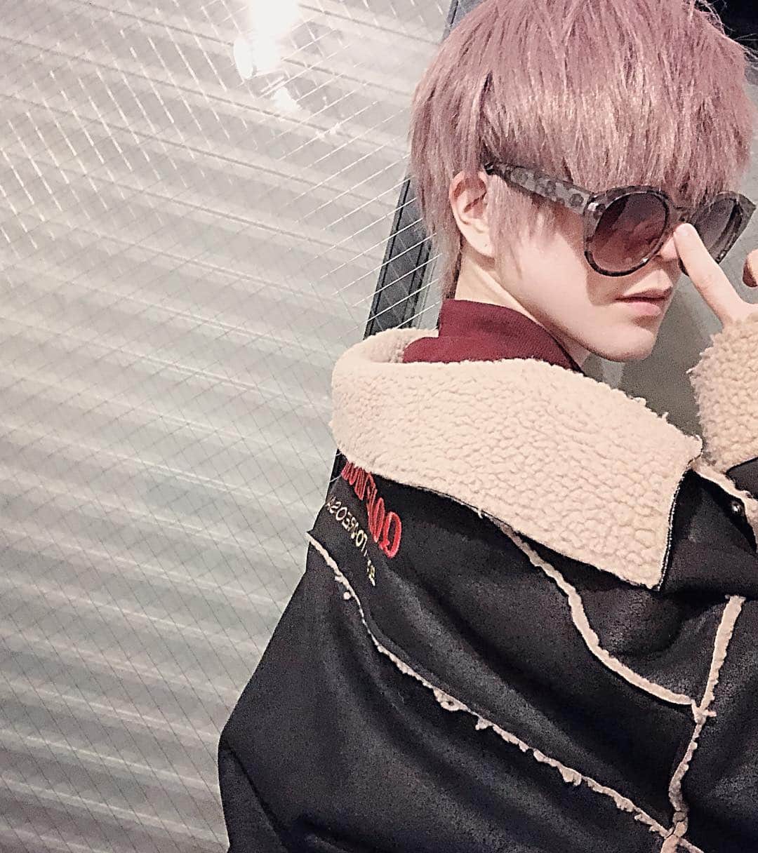 ズミさんのインスタグラム写真 - (ズミInstagram)「BEEP(◜◡‾)🤘🏻 jacket by BEEP  #beep_ss #ポトレ男子 #ポートレート」2月13日 20時20分 - zumiii_zhr