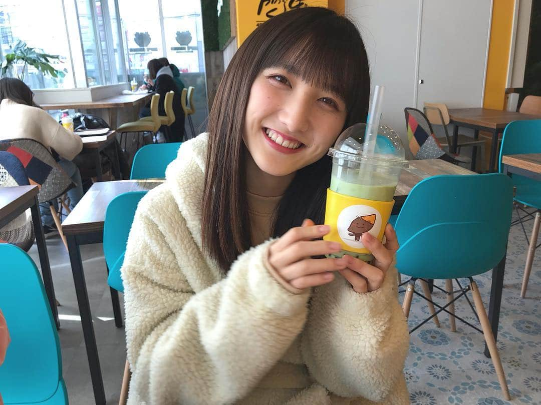 長友彩海さんのインスタグラム写真 - (長友彩海Instagram)「‪‪☺︎‬ ひと口飲みたい〜？☺️🍵💓 #新大久保 #タピオカ #抹茶ミルクティー」2月13日 20時45分 - ayami.n_48