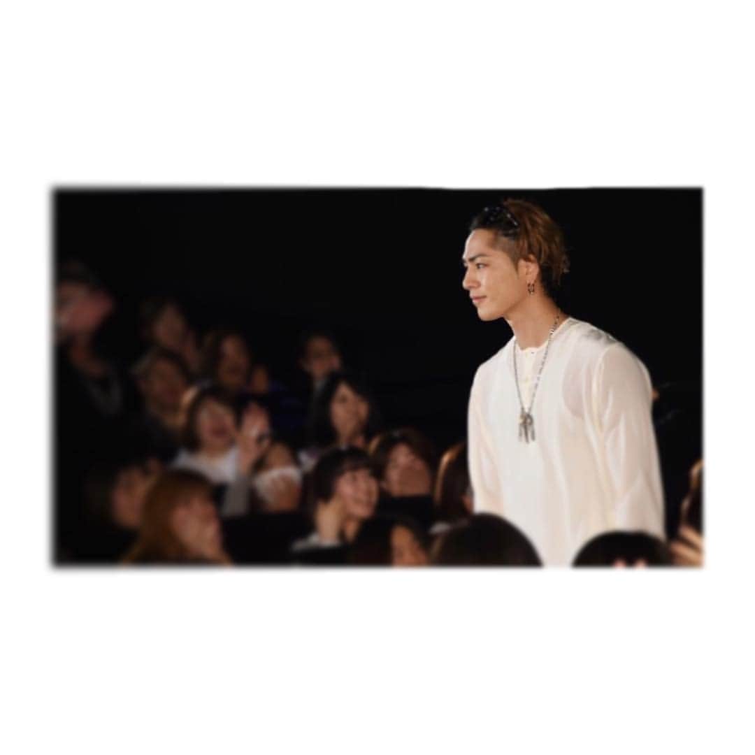 のインスタグラム：「映画 #雪の華 御礼舞台挨拶💐 🙏 #ありがとうございました #登坂広臣 #中条あやみ #橋本光二郎 監督 @nakajo_ayami @yukinohanamovie」