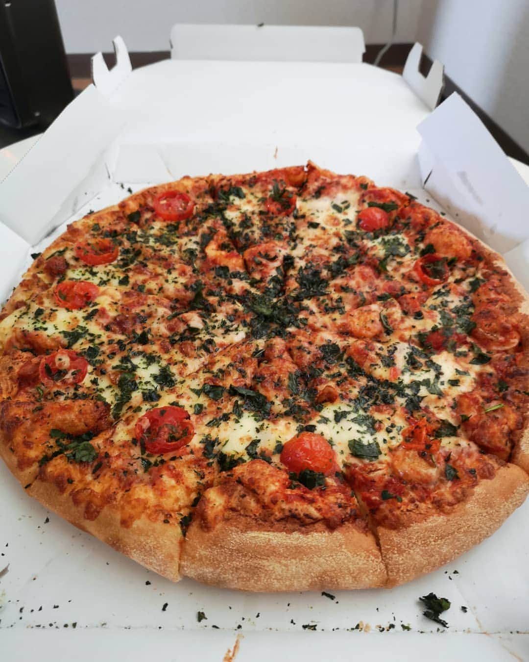 遊人さんのインスタグラム写真 - (遊人Instagram)「ピザ旨い‼️ 断食してた意味がなくなってる...」2月14日 10時19分 - yutotv0504