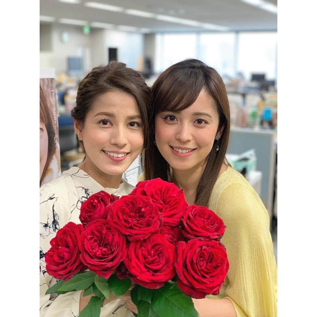 永島優美さんのインスタグラム写真 - (永島優美Instagram)「* Happy  Valentine ♫ * 世界ではチョコを贈るだけでなく、 お花も一緒に渡して感謝を伝える日なんだそうです💐 ということでみんなで薔薇を持ってみました😜🌹 * みなさまも素敵な1日になりますように✨ * #valentine♡ #バレンタイン #生田さん（@ryusei_ikuta）の笑顔  #癒されますね笑」2月14日 18時32分 - yuumi_nagashima