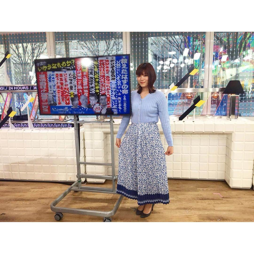 三谷紬さんのインスタグラム写真 - (三谷紬Instagram)「* “報道ステーション” “Abema的ニュースショー”の衣装です👗💓 だんだん春物になってきますね〜🧸 . 2/1報道ステーション 1枚目 ワンピース:LIFE WITH FLOWERS. 2枚目 由恵さんといただいた花束と💐 . 2/3Abema的ニュースショー 3枚目 トップス:Couture brooch スカート:OPAQUE.CLIP 4枚目 貼るピアス：PiPPi . 2/10Abema的ニュースショー 5枚目 ワンピース: Lois CRAYON * #衣装#報道ステーション#Abema的ニュースショー#lifewithflowers#花束#花#flowers#竹内由恵 アナウンサー#Couturebrooch#opaqueclip#loiscrayon#pippi#衣装#ootd#三谷紬#テレビ朝日#アナウンサー」2月14日 18時40分 - mitani_tsumugi