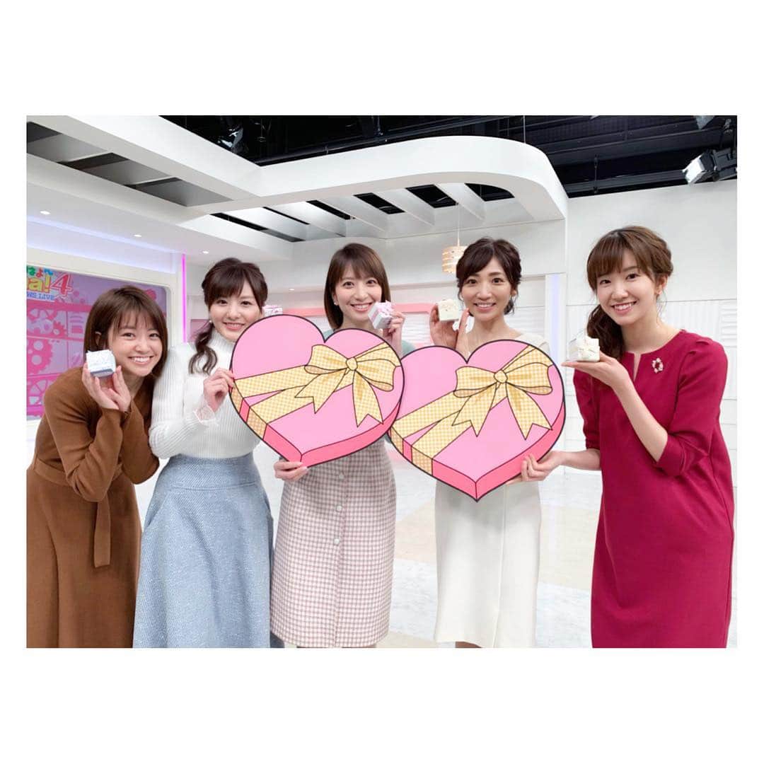 のインスタグラム：「・ Happy Valentine ❤️🍫 ・ 放送後に感謝の気持ちを込めて Oha!4女性キャスターから クッキーを贈りました🍪 ・ Instagramを見てくださる皆様も いつもありがとうございます❣️ ・ 素敵な１日になりますように🥰 ・ ・ ・ #oha4newslive #oha4 #おはよん #バレンタイン #バレンタインデー #valentine #valentineday #中川絵美里 #笹崎里菜 #内田敦子 #中西希 #小菅晴香 #フリーアナウンサー #セントフォース」