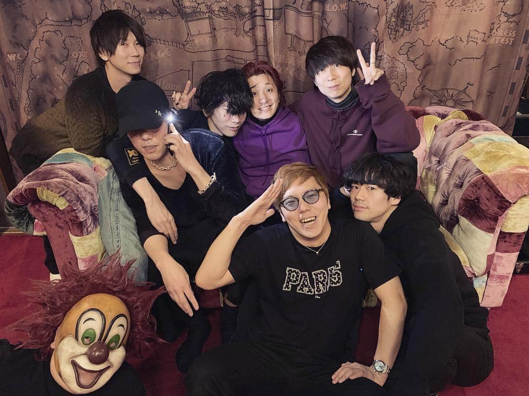 HIKAKINのインスタグラム：「昨夜、みんなと朝まで楽しく飲みました。一人一人全員と、めちゃくちゃ語り合いました。マジで楽しかった。  #セカオワハウス」
