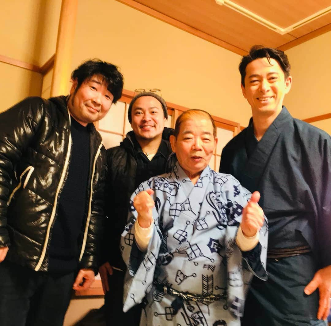 高井俊彦さんのインスタグラム写真 - (高井俊彦Instagram)「【いざ松竹座へ‼️】 『天下一の軽口男』を観劇してきました😃✌️ #駿河太郎さん #めだか師匠 #内場さん #西川忠志さん #江口直彌さん #笑福亭銀瓶さん #植栗芳樹くん #山本和孝くん #森光冬くん #田中尚樹くん #新谷佳士くん  知ってる方々がほんと沢山➰🙌🙌 違う事務所の皆さんが入り雑じって化学反応が起こってました⤴️⤴️⤴️ また皆さんと同じ舞台に立ちたいです🙇  ２／１７までですよ✨  安尾さん２５０円の水ごちそうさまでした💦」2月14日 15時35分 - takai_toshihiko