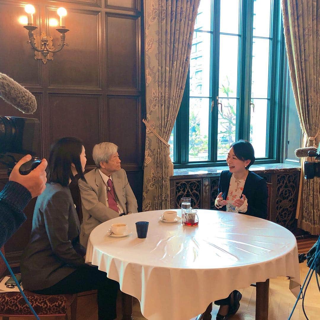 山尾しおりのインスタグラム：「. 昨日、衆議院議員食堂にて田原総一朗さんと小川彩佳アナにインタビューをしていただきました。 . 田原さんとは、これまで何度か「立憲的改憲」について対談させていただいているので、短いお時間ながらも骨太なお話ができました。 . 放送は3月17日です。また近くなったらお知らせします。 放送が楽しみです。(スタッフ)」