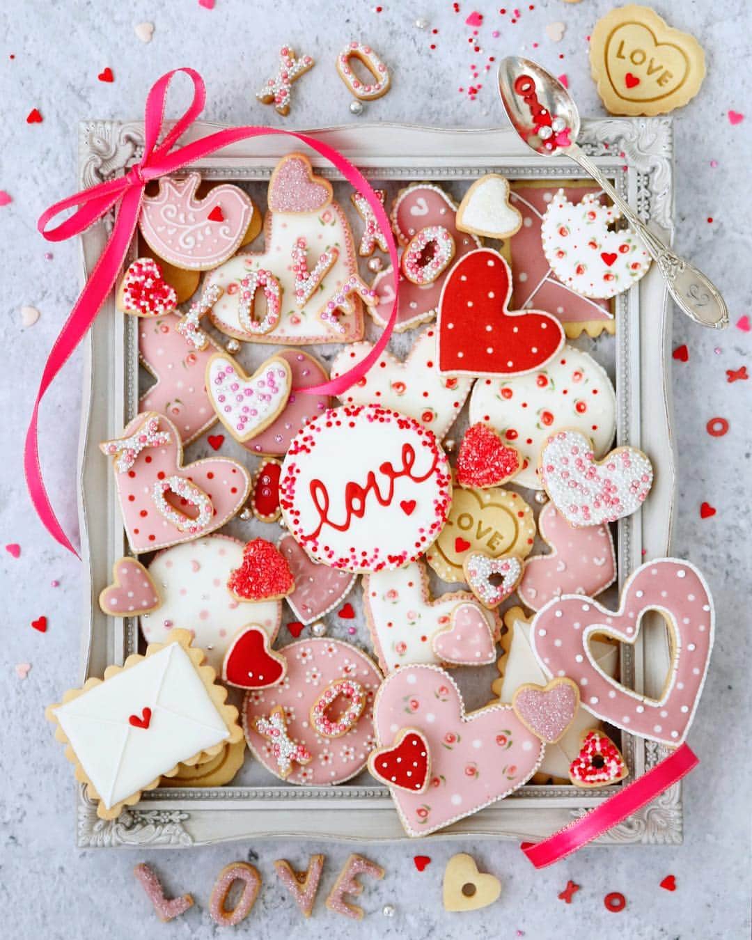 mamiaoyagiのインスタグラム：「❤︎ Valentine’s Day Cookies ➵ ❤︎ ➵ ❤︎」