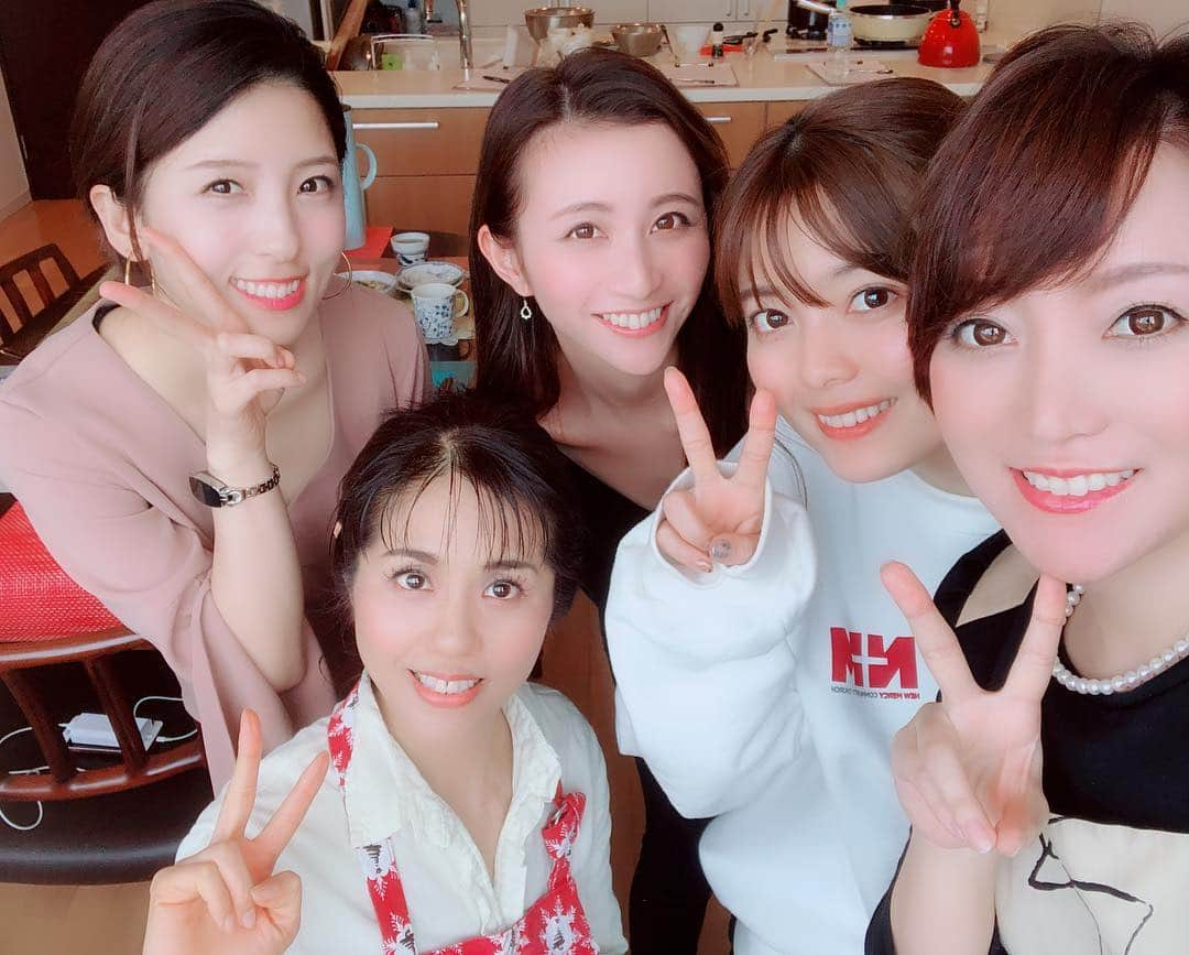 加藤綾菜さんのインスタグラム写真 - (加藤綾菜Instagram)「今日は、減塩料理を習いました😍💕 本当に美味しかった〜😍💕 次に投稿します✨ #中元千鶴 #松井絵里奈 #河中あい #瀬戸さおり」2月14日 17時06分 - katoayana0412