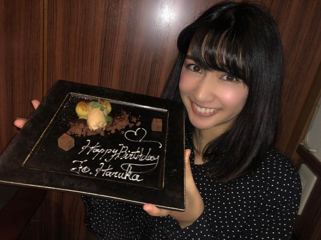 小泉遥さんのインスタグラム写真 - (小泉遥Instagram)「. この前1ヶ月ごしに 誕生日お祝いしてもらえた🤗💓 何年経っても誕生日 お祝いしてもらえるのは嬉しいですねっ」2月14日 17時34分 - koiharu_official