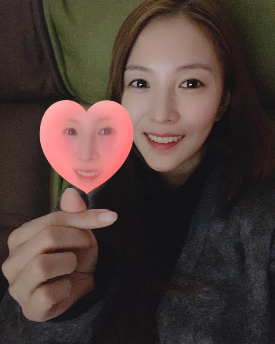 BoAさんのインスタグラム写真 - (BoAInstagram)「자꾸.. 셀고셀고하는데... 자꾸 그럼.... 쳇~ 하트나 받아~ 😝😝😝😝」2月14日 18時00分 - boakwon