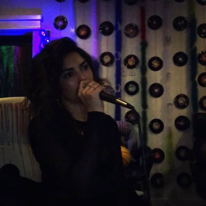 キラ・サントーロのインスタグラム：「Happy Valentine’s Day. I did a cover n if you wanna listen on this sad, rainy day the link is in de bio! You can make love to it, you can smoke to it, you can cry to it 🖤🥀」