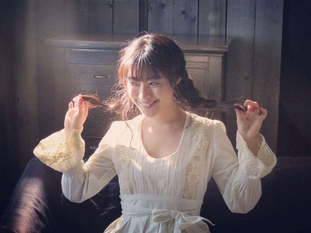 瀧本美織のインスタグラム：「始まっちゃった😋💦 #ドラマ#刑事ゼロ 六話です、ぜひご覧くださいね🤗 #三つ編み」