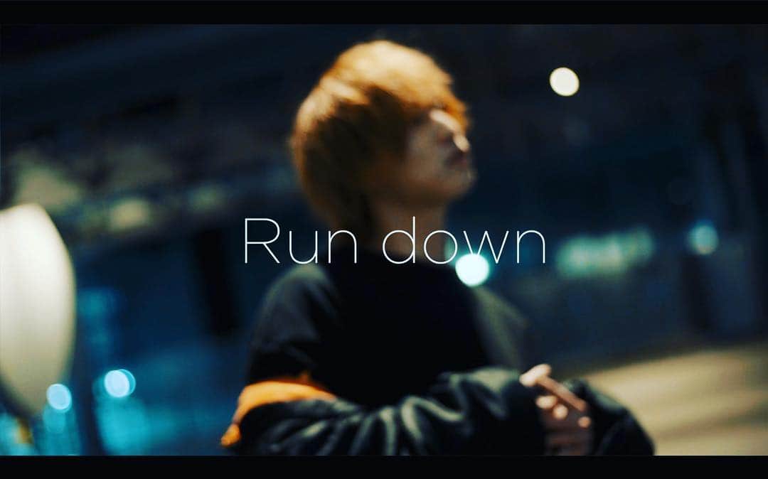 ケビンのインスタグラム：「今日やっと1曲目を出せました！ これからもっとレベルアップしてがんばっていきたいと思います！  皆さん是非聴いてくださいね！ 感想聞きたいな😆 #宮川健太 #ソロシンガー #歌 #Run down」