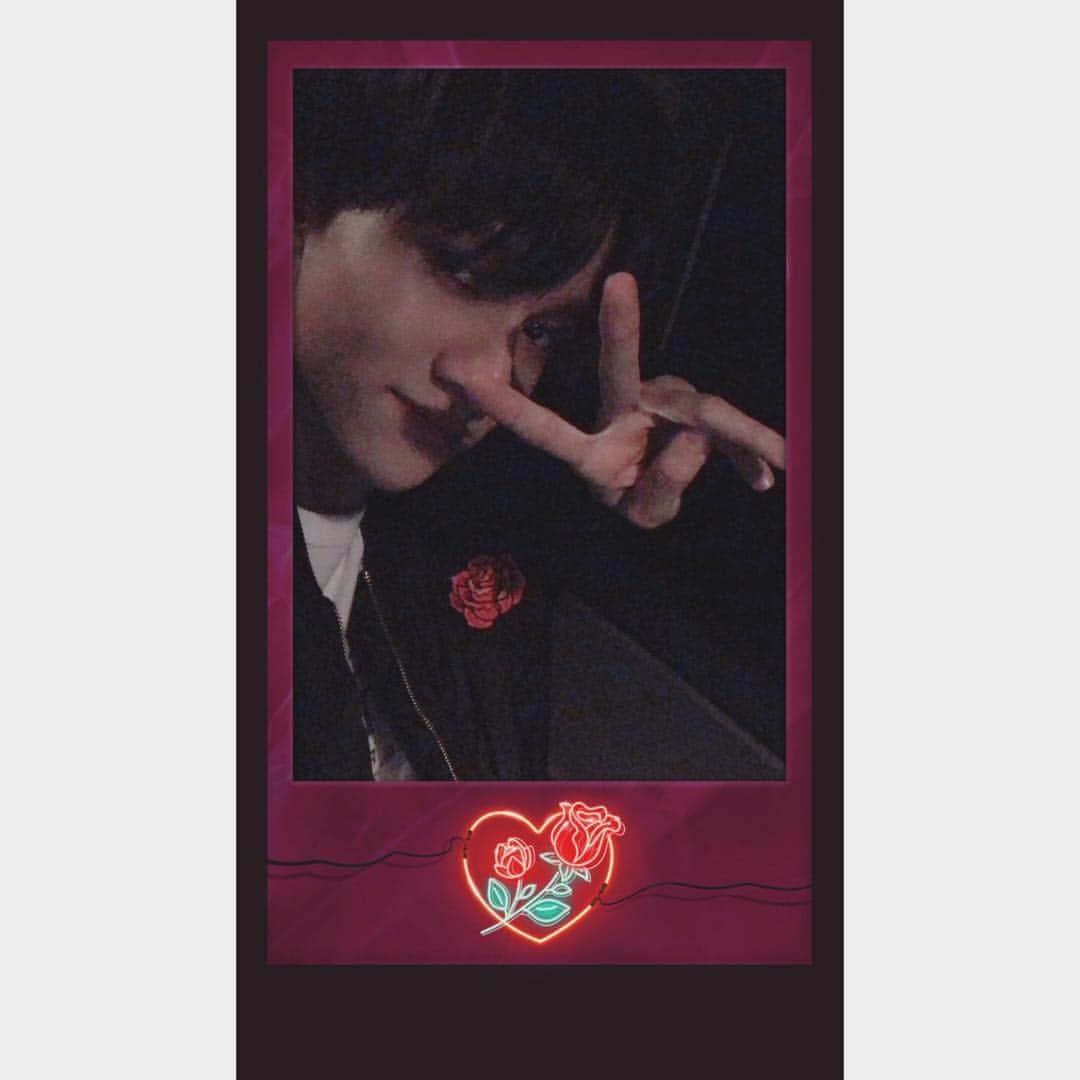 のインスタグラム：「⠀⠀⠀⠀⠀⠀⠀⠀⠀⠀⠀ 가넷 오늘 브이앱 즐거웠어요 ✌️ Happy Valentine day 🍫❤️ ⠀⠀⠀⠀⠀⠀⠀⠀⠀⠀⠀ #사무엘 #Samuel #Happy_Valentine」