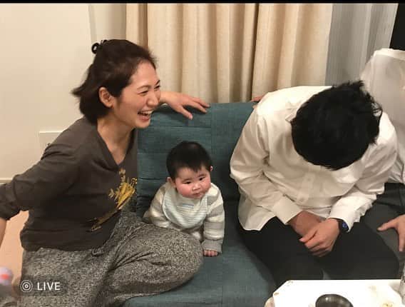 高橋みゆきのインスタグラム：「先日開催された🎶毎年恒例泡パ新年会❣️安定の爆笑😂本当楽しかった〜😆 #新年会 #心ノ祐たくさん抱っこしてもらえた💕#少しはマシになった #おにぎり #🍙 #でも明太子の入れ方雑 #集合写真忘れたよ」