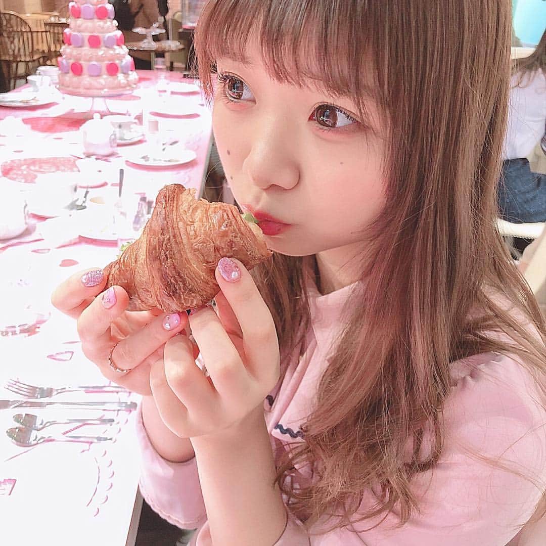 橋村理子のインスタグラム：「🥐( ◜ω◝ )🥐」